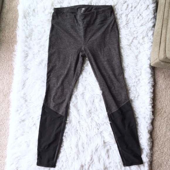 GAIAM Pants - 😎GAIAM gray and black leggings😎